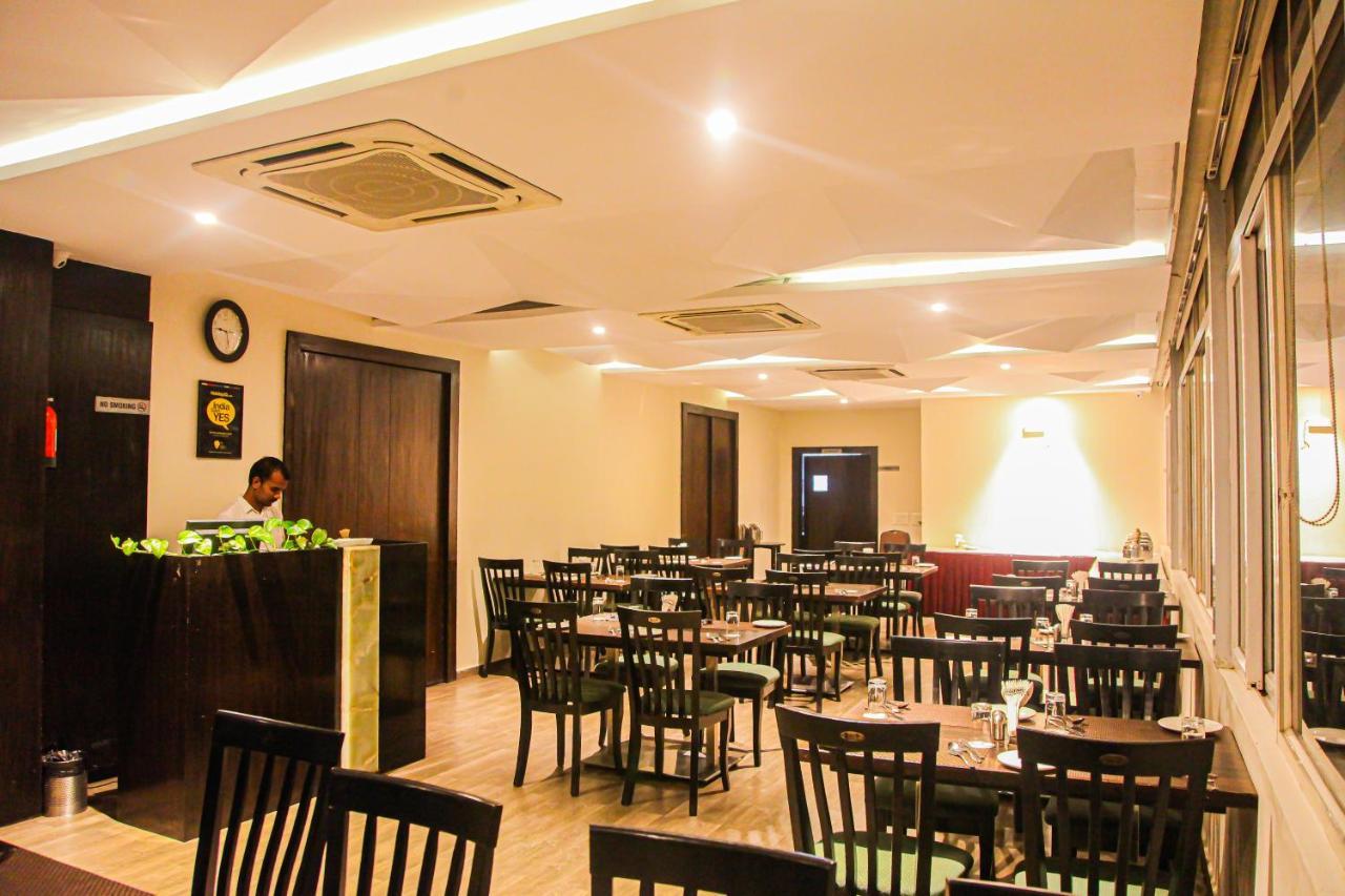 J Hotel Port Blair Bagian luar foto