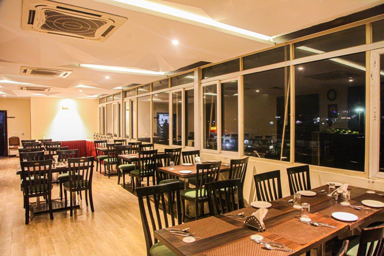 J Hotel Port Blair Bagian luar foto