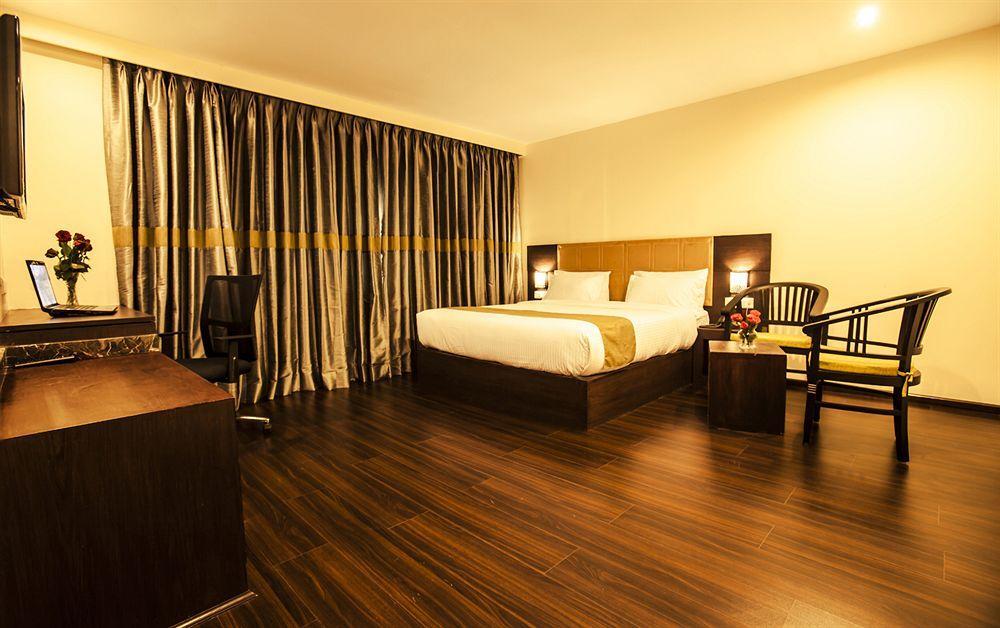 J Hotel Port Blair Bagian luar foto
