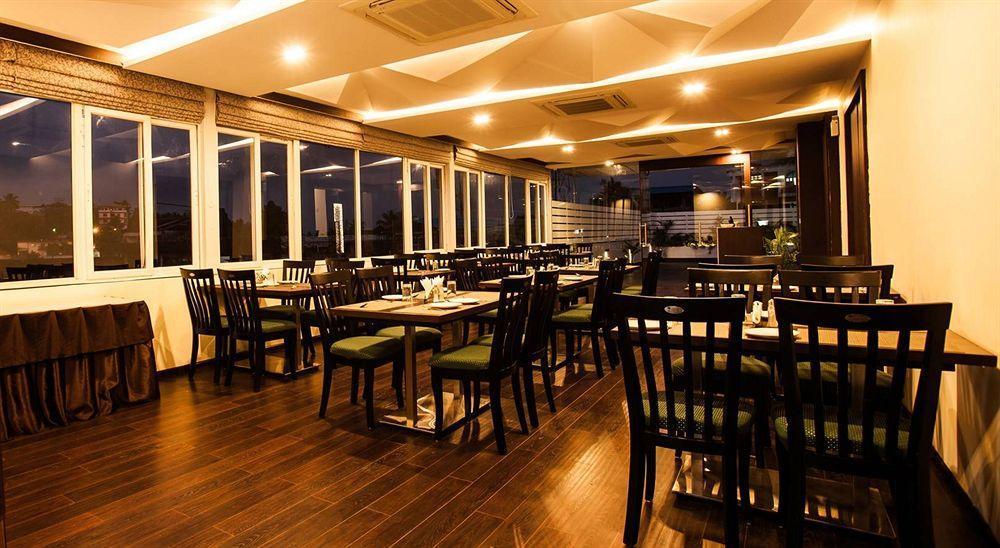 J Hotel Port Blair Bagian luar foto