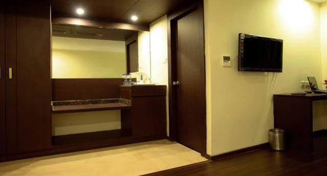 J Hotel Port Blair Bagian luar foto